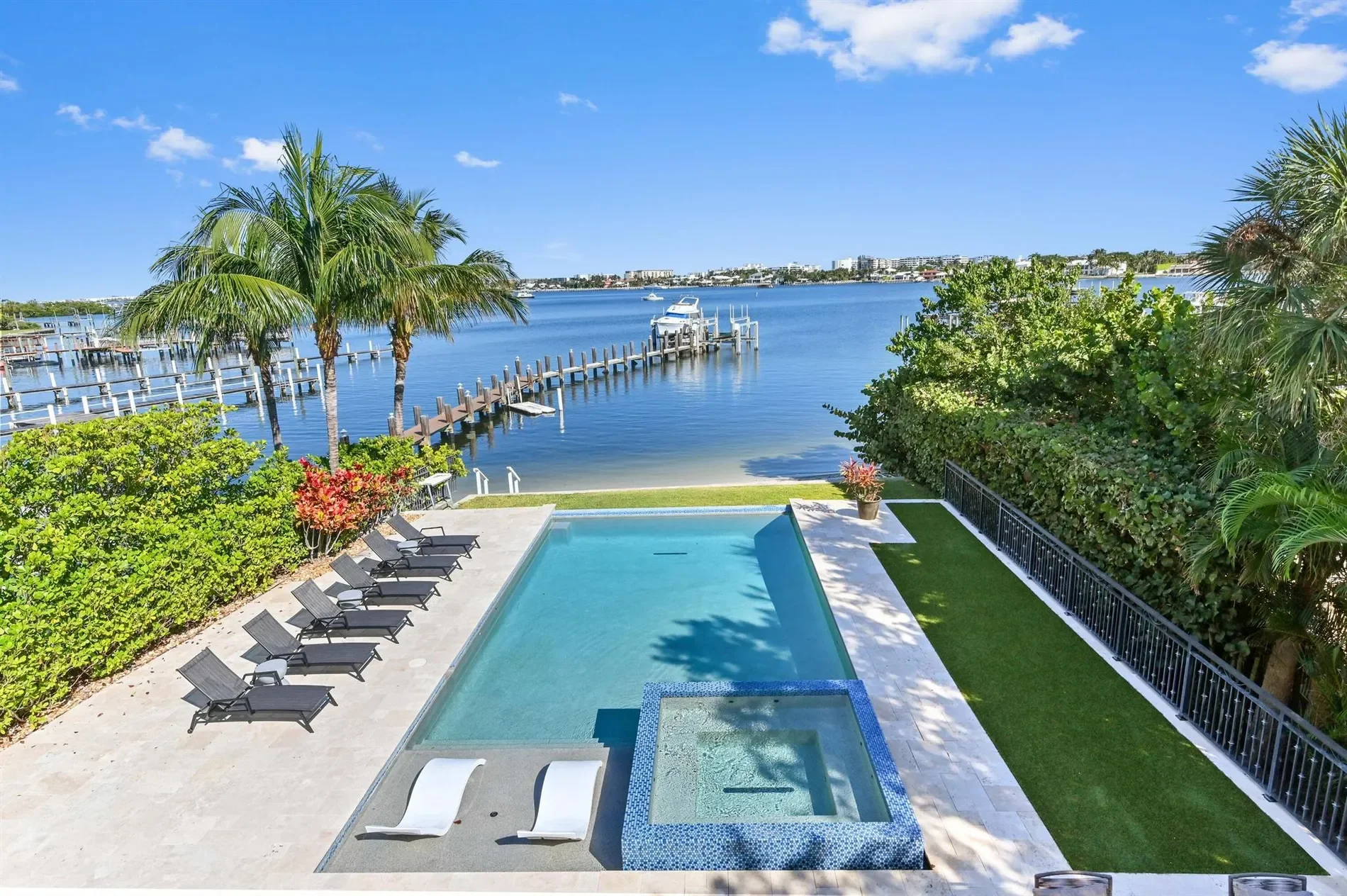 200 N Lake Drive, Lantana, Florida, United States. - Photo 27