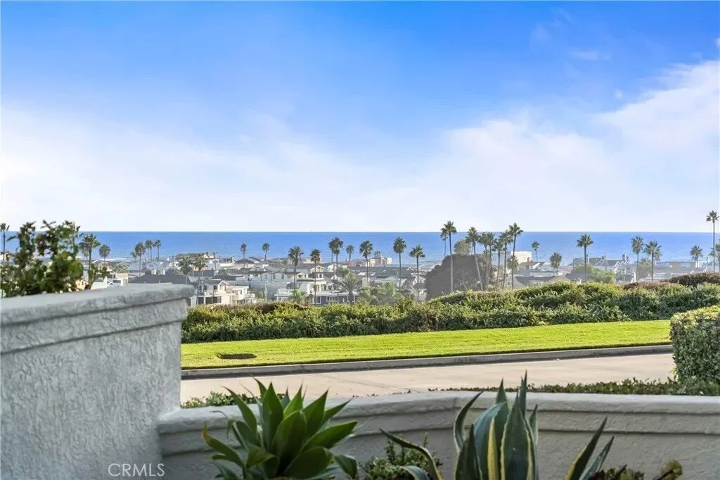 200 Paris Lane 111, Newport Beach, California, United States. - Photo 1