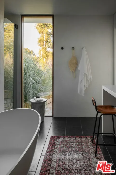 6708 Wildlife Road, Malibu, California, United States. - Photo 11