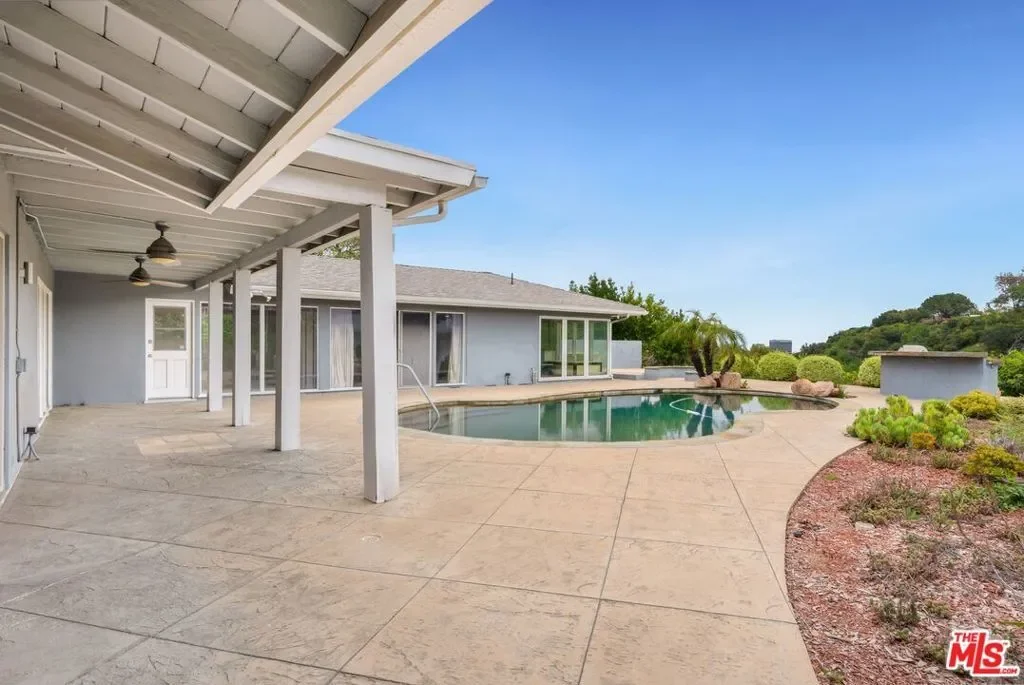 15901 High Knoll Road, Los Angeles, California, United States. - Photo 31
