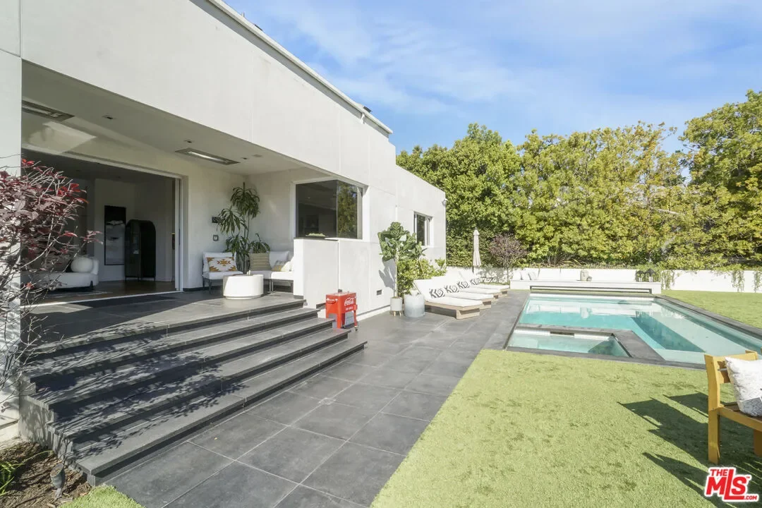 1116 Linda Flora Dr, Los Angeles, California, United States. - Photo 14