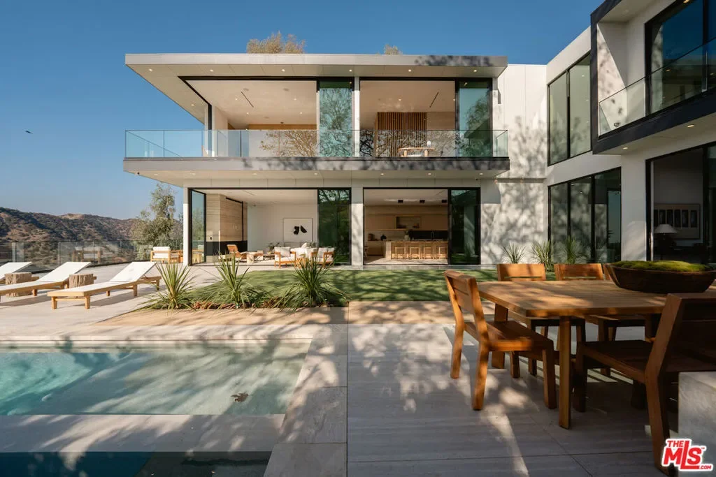 1149 Linda Flora Drive, Los Angeles, California, United States. - Photo 14