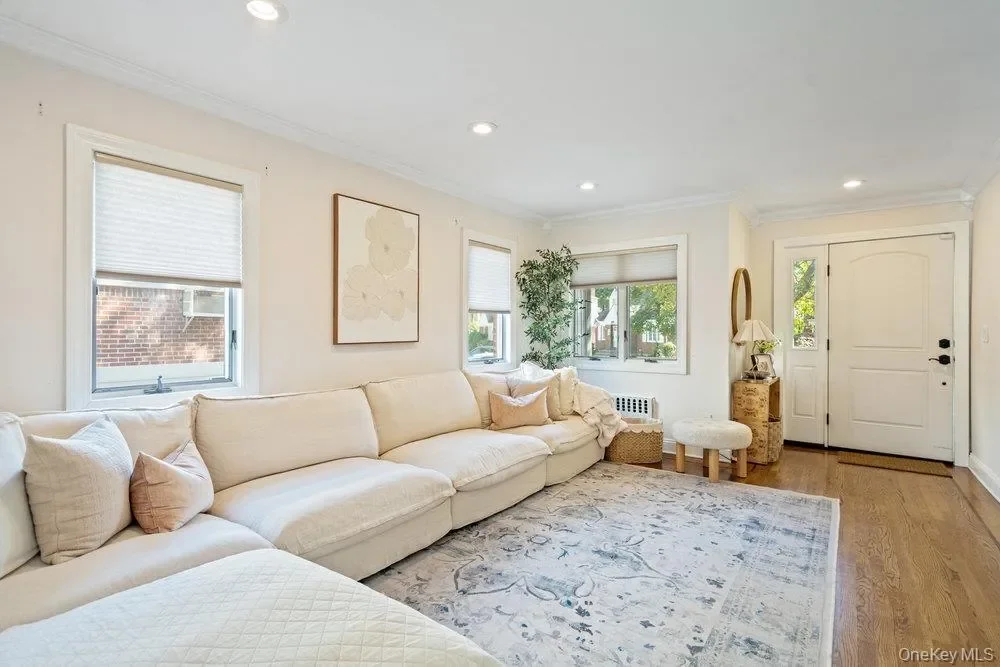 116 Sperry Blvd Boulevard, New Hyde Park, New York, United States. - Photo 2