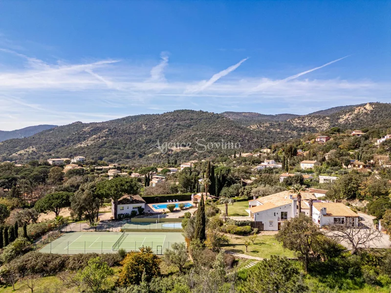 Le Plan-de-la-Tour, Provence-Alpes-Côte d'Azur, France. - Photo 32