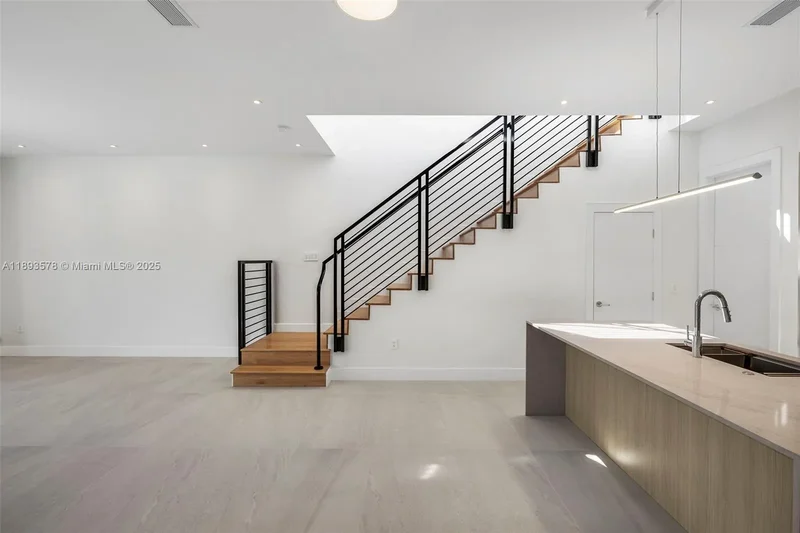 3300 SW 27th Ter 3300, Miami, Florida, United States. - Photo 21