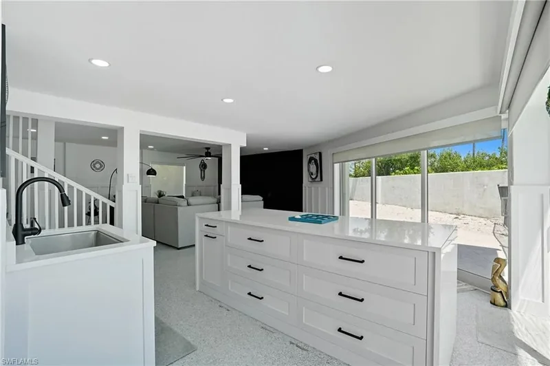 190 Bayview AVE, Fort Myers Beach, Florida, United States. - Photo 2
