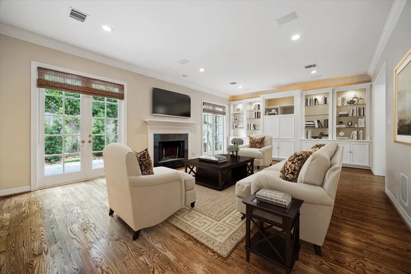 2 S Briar Hollow Lane, Houston, Texas, United States. - Photo 15
