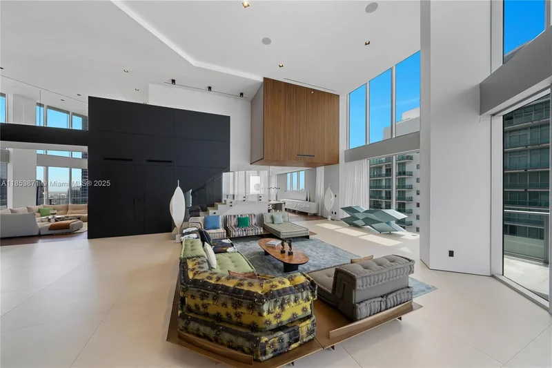 1300 Brickell Bay Dr 4401, Miami, Florida, United States. - Photo 19