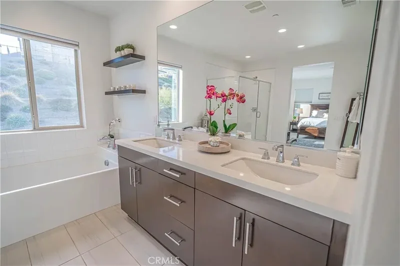18642 Cedar Crest Drive, Santa Clarita, California, United States. - Photo 31