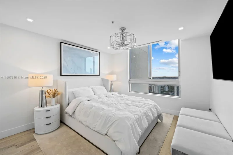 90 SW 3rd St PH-15, Miami, Florida, United States. - Photo 23