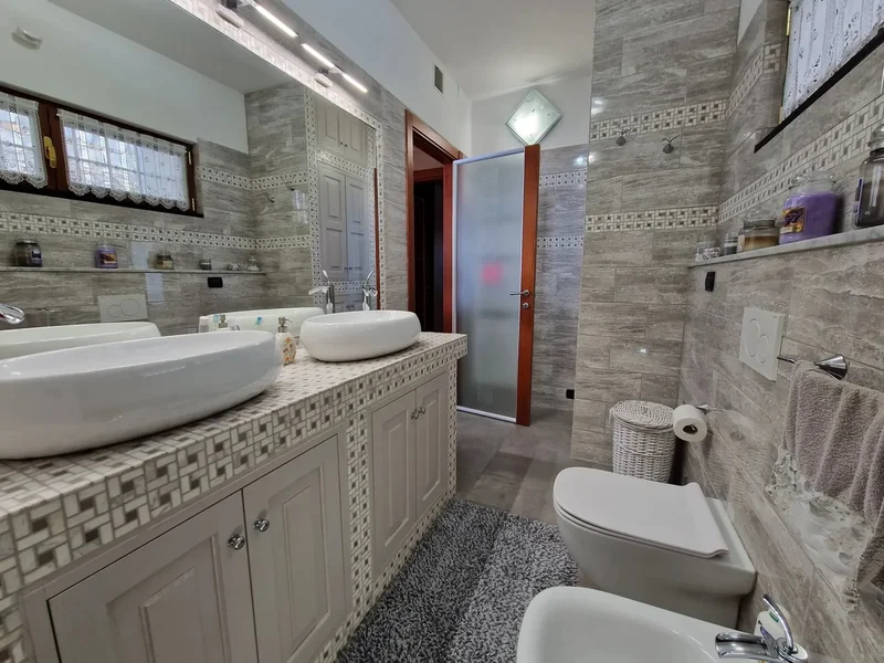 Sant'Andrea di Rovereto, Sant'Andrea di Rovereto, Liguria, Italy. - Photo 14