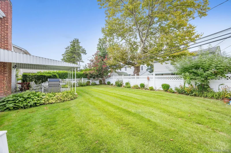 73 Patton Boulevard, New Hyde Park, NY 11040, New Hyde Park, New York, United States. - Photo 20