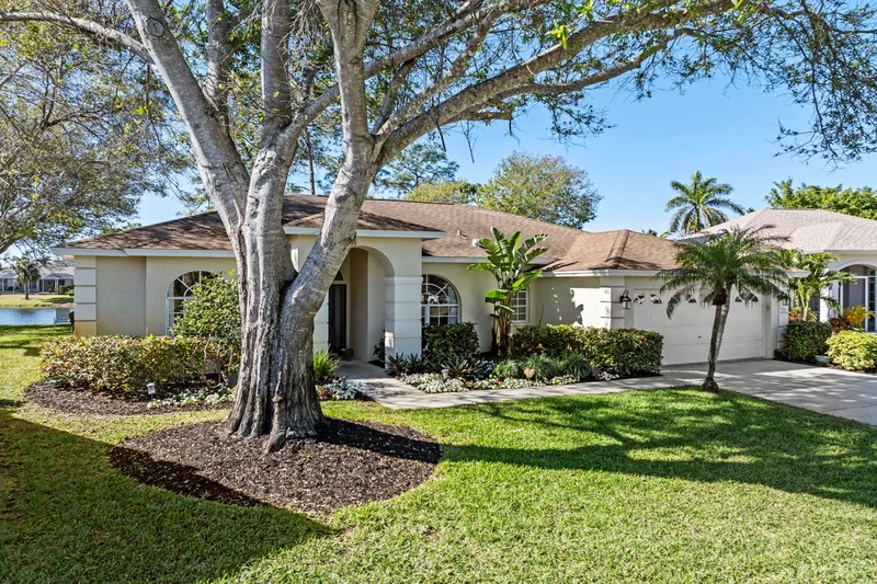 719 Teton Court, Naples, FL 34104, Naples, Florida, United States. - Photo 3