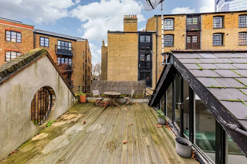 Ship and Mermaid Row, London, England, United Kingdom. - Photo 6