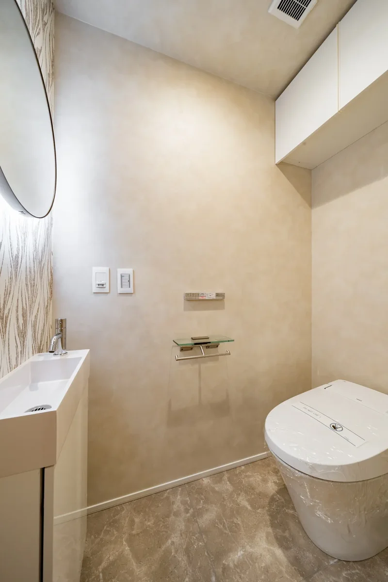 Minato-ku, 13 107-0052, Minato City, Tokyo, Japan. - Photo 15