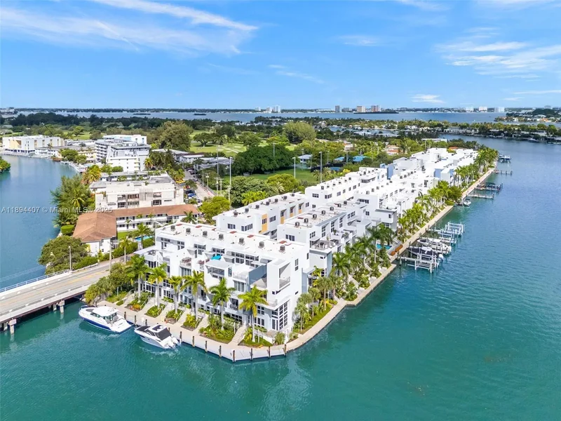 33 N Shore Dr, Miami Beach, Florida, United States. - Photo 45