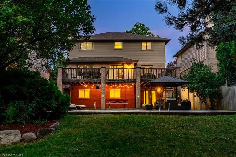 29 Laurendale Avenue, Waterdown, ON L8B 0B4, Hamilton, Ontario, Canada. - Photo 3