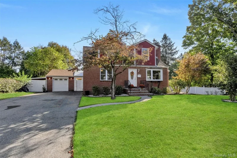 10 Lakeview Avenue, Spackenkill, New York, United States. - Photo 2