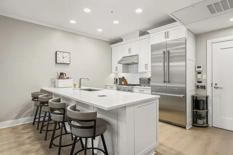 353 Summer 310, Somerville, Massachusetts, United States. - Photo 3