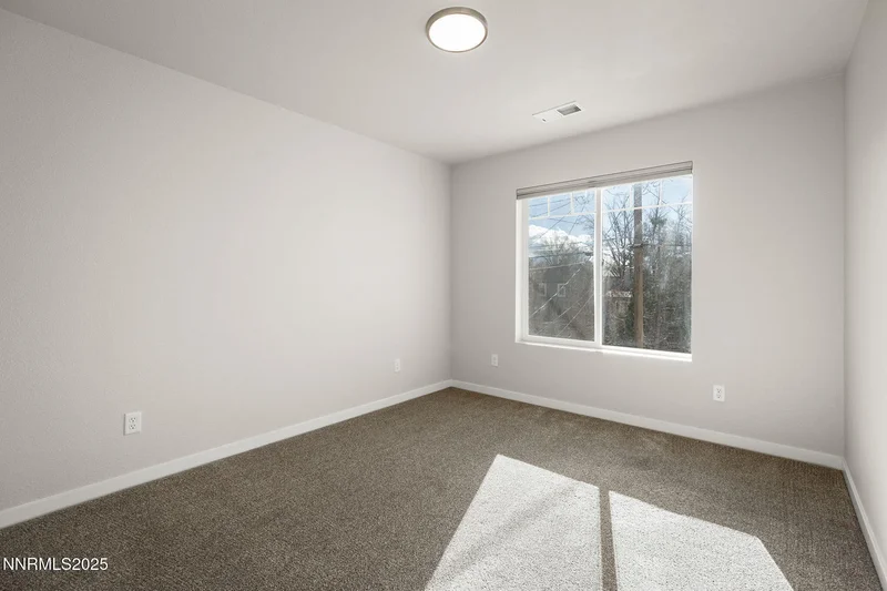 3 Bedrooms Townhouse