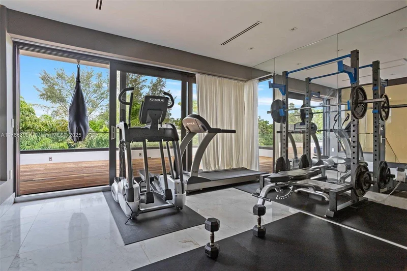 610 Harbor Cir, Key Biscayne, Florida, United States. - Photo 45