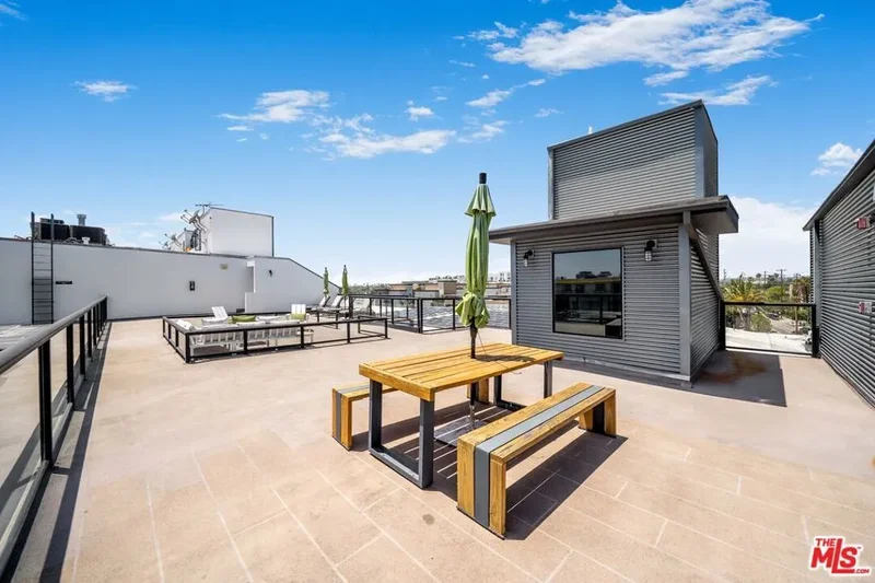 4115 Glencoe Avenue 302, Marina del Rey, California, United States. - Photo 26