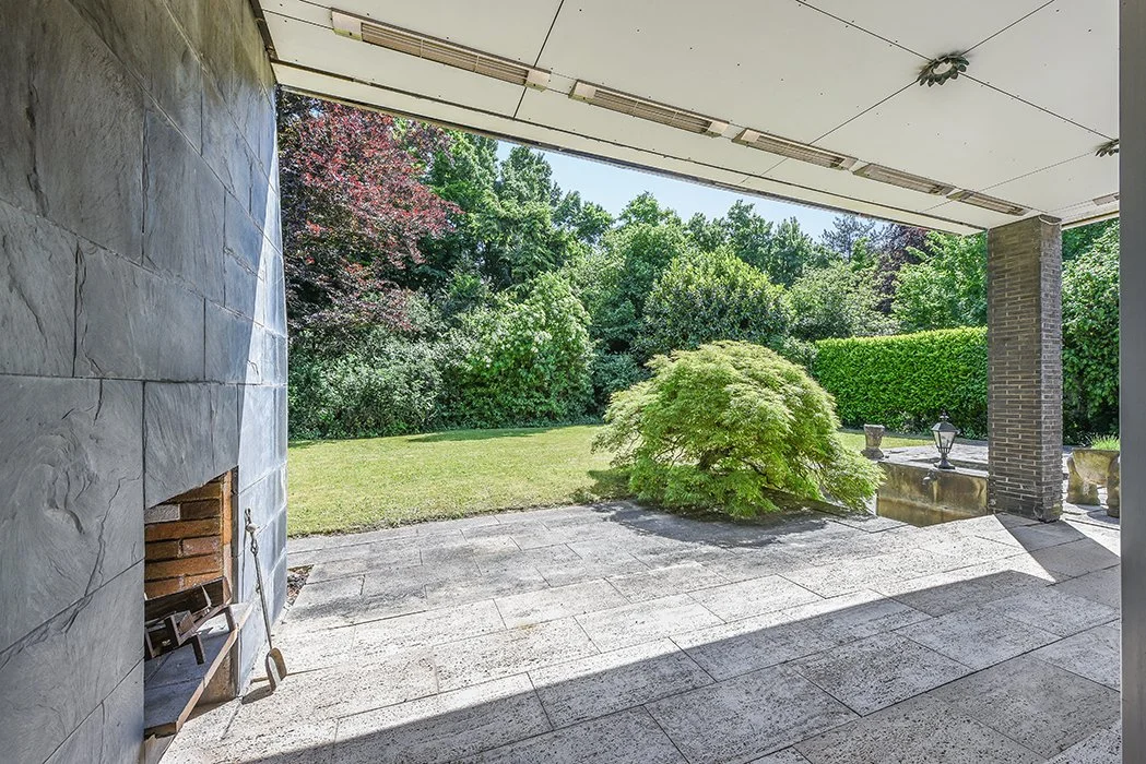 Exterior photo 3