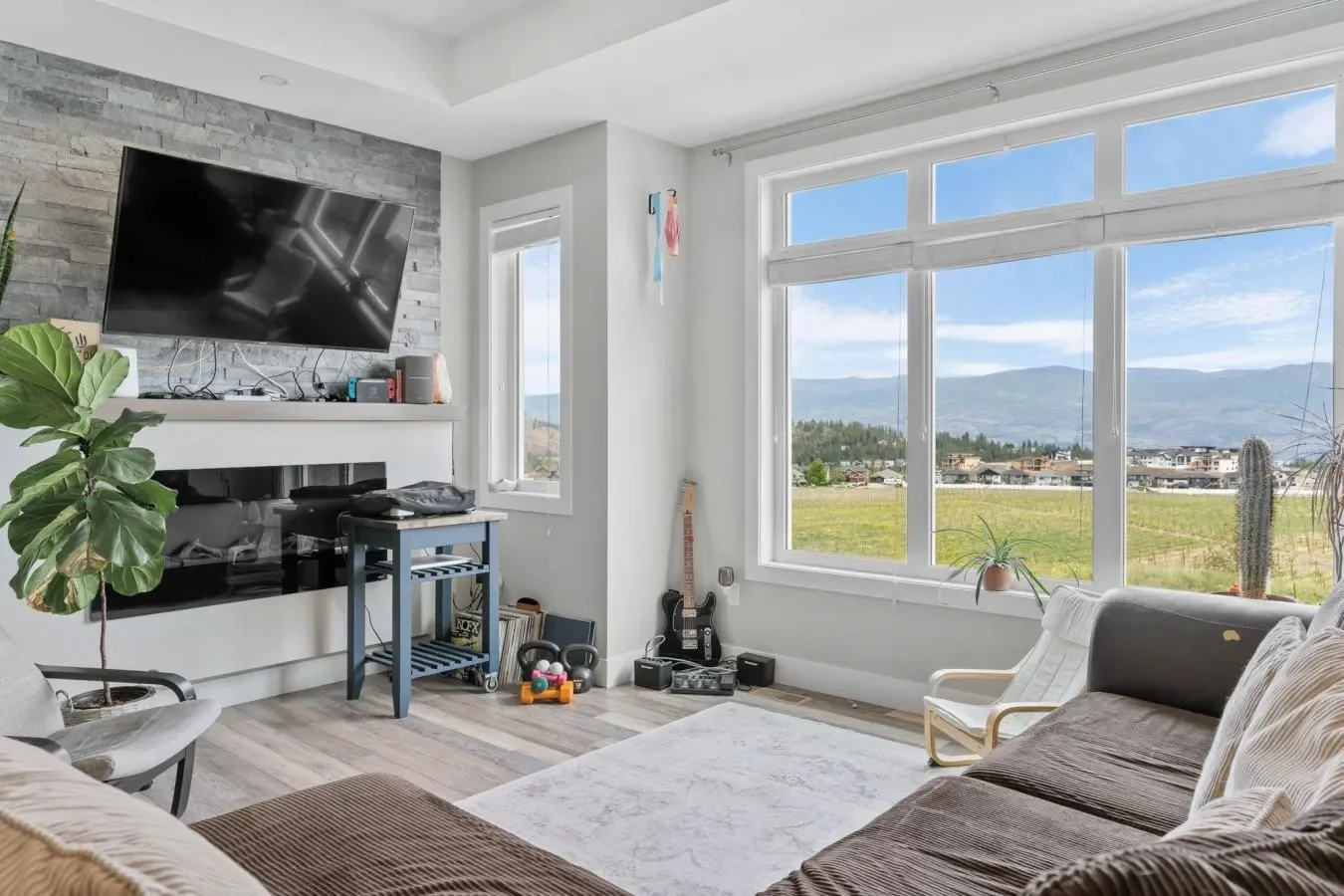 2620 Paramount Drive, West Kelowna, British Columbia, Canada. - Photo 2
