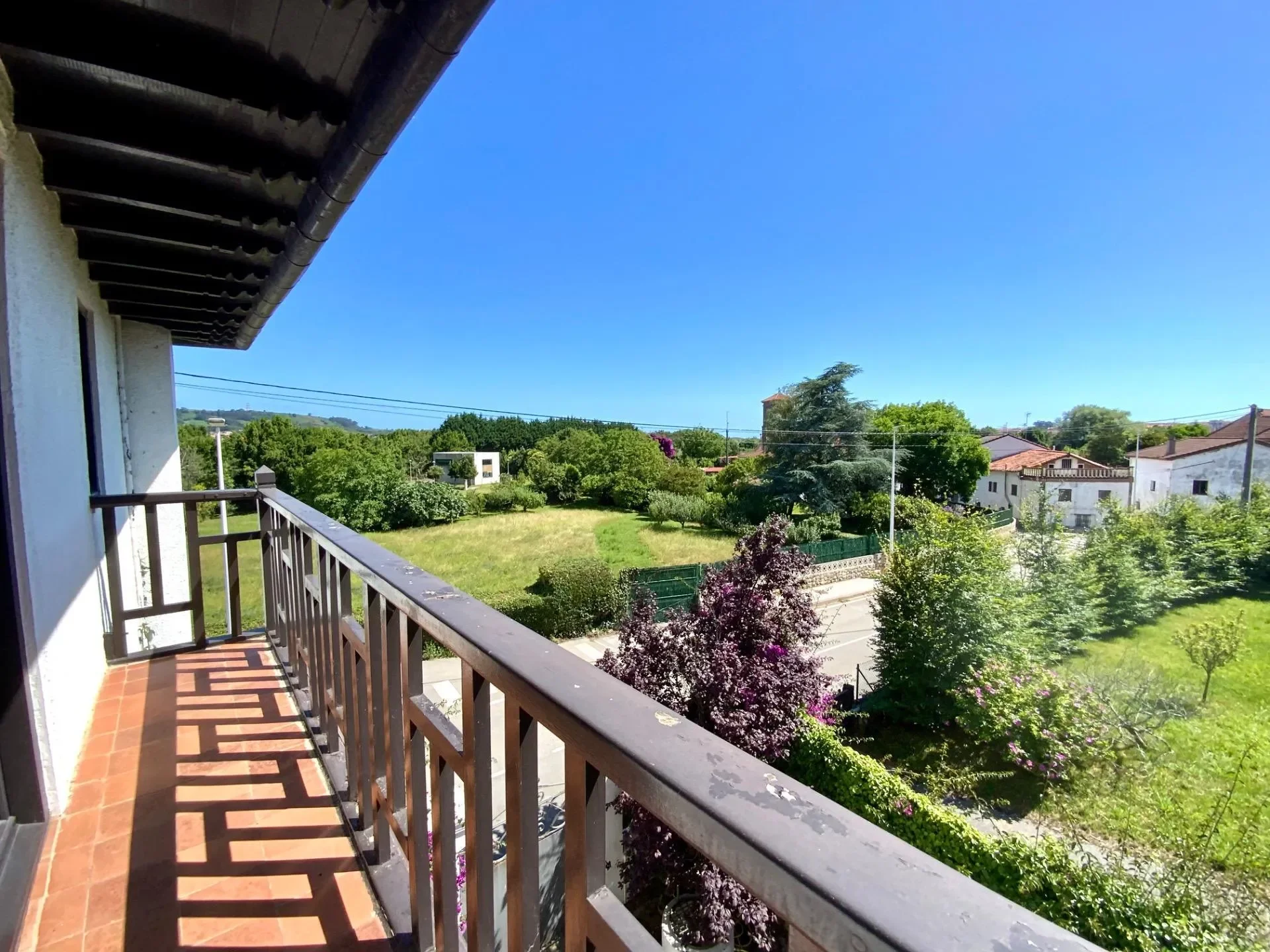 Exterior photo 11