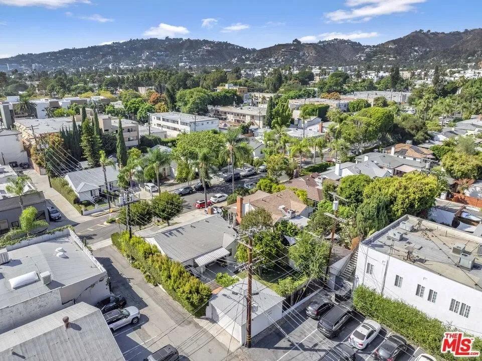 1112 Greenacre Avenue, Los Angeles, California, United States. - Photo 8