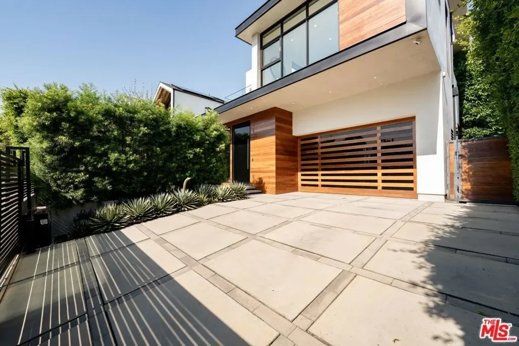 818 N Curson Avenue, Los Angeles, California, United States. - Photo 38