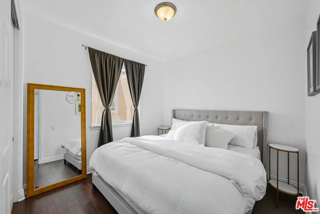22074 Sagebrook Road, Los Angeles, California, United States. - Photo 24