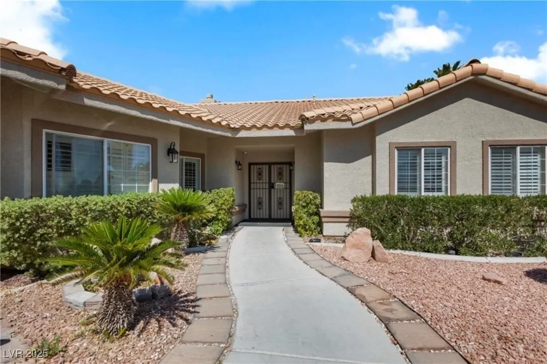4300 Del Monte Avenue, Las Vegas, Nevada, United States. - Photo 10