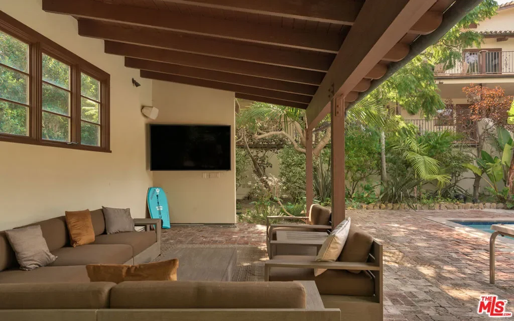 7046 Grasswood Avenue, Malibu, California, United States. - Photo 24
