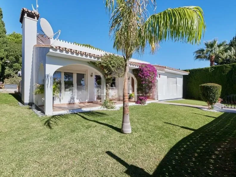 Exterior photo 4