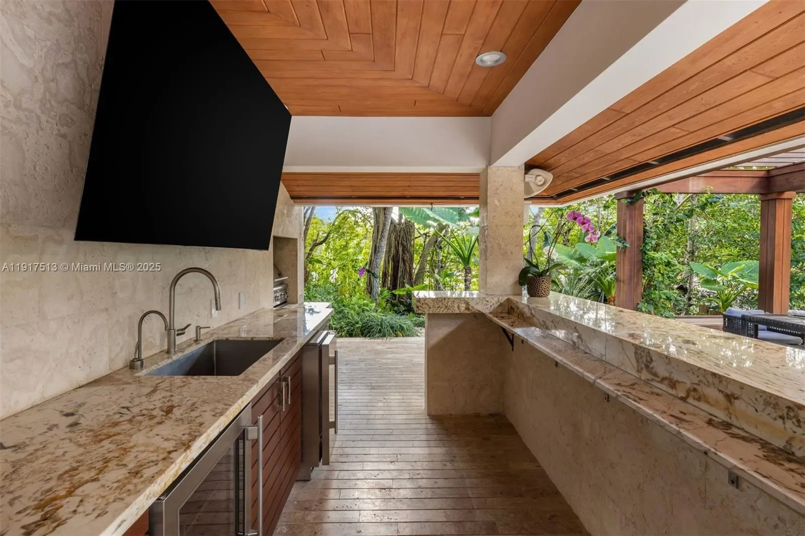 7150 W Lago Dr, Miami, Florida, United States. - Photo 46