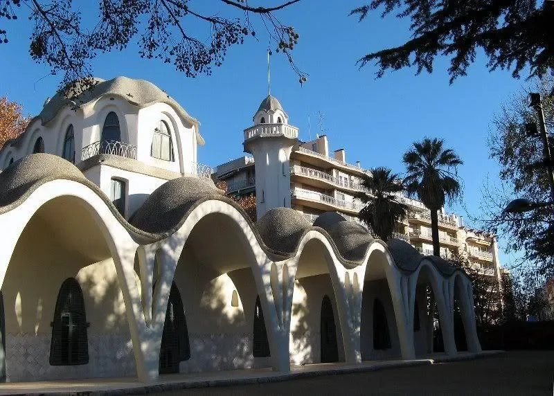 Exterior photo 4