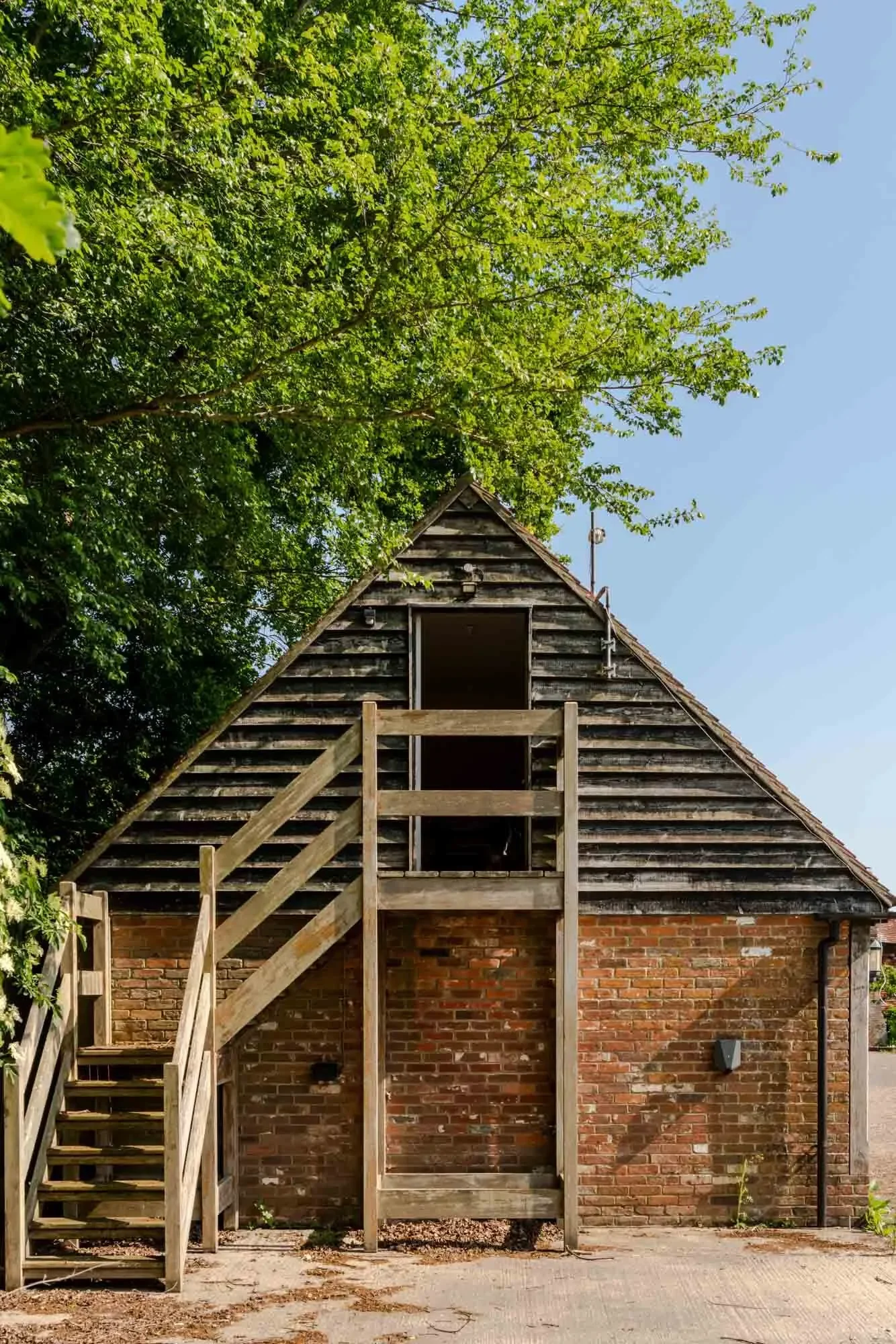 Exterior photo 8