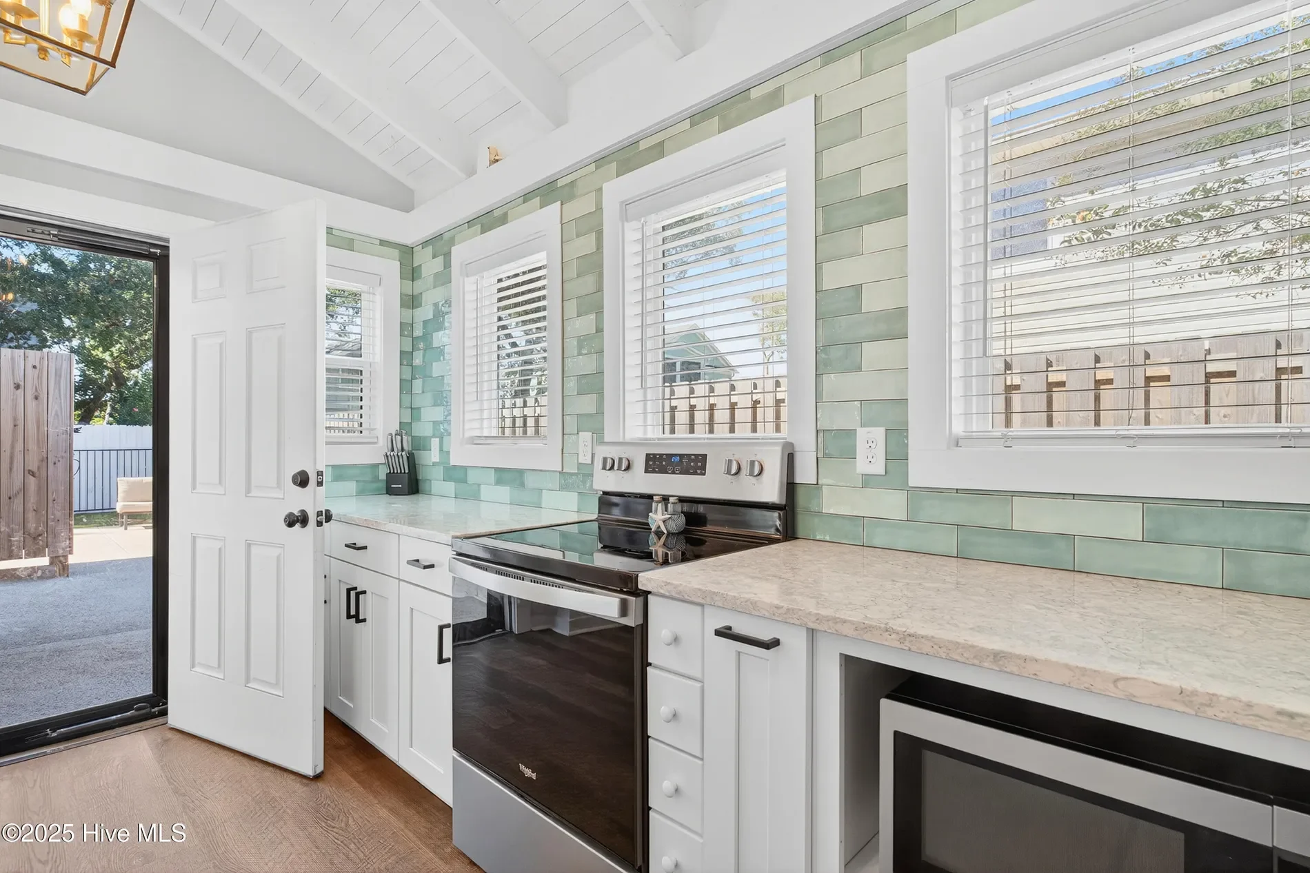 105 SE 53rd Street, Oak Island, North Carolina, United States. - Photo 15
