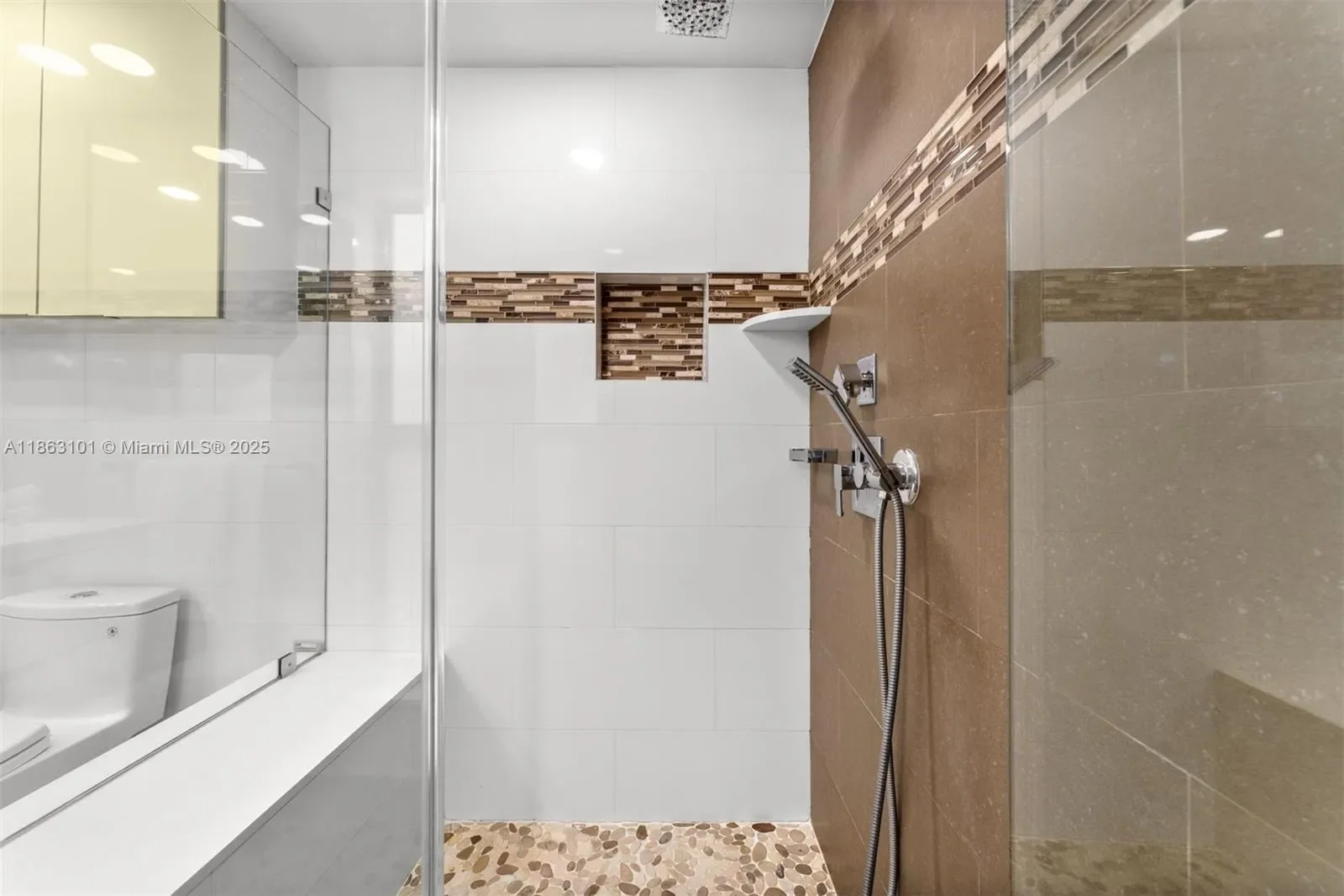 1410 Cleveland Rd, Miami Beach, Florida, United States. - Photo 15