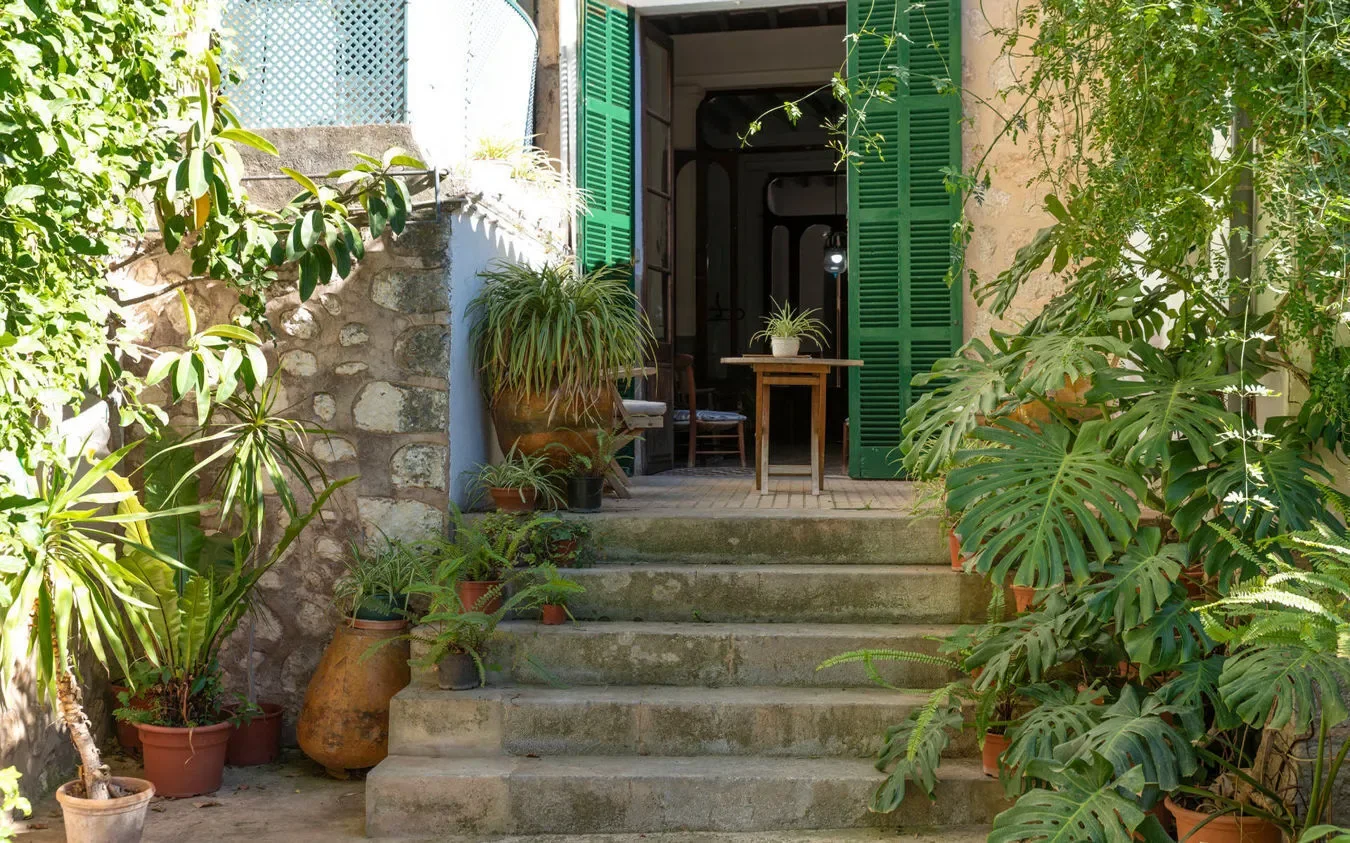 Exterior photo 5