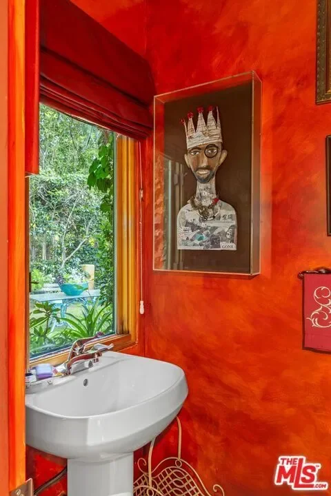 14957 Valley Vista Boulevard, Los Angeles, California, United States. - Photo 3