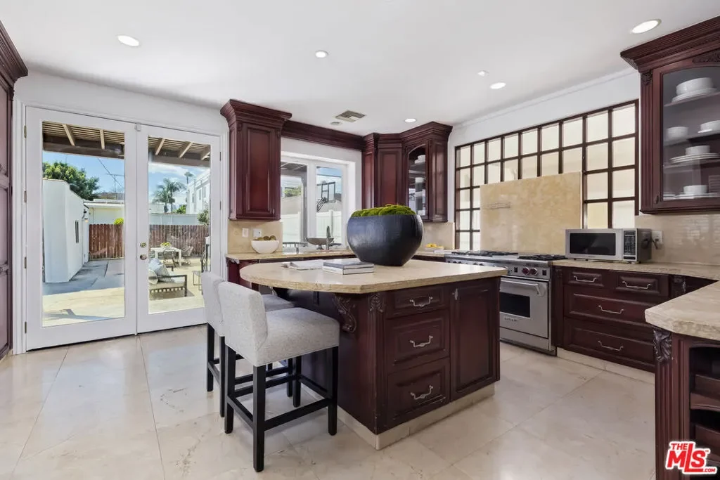 1471 S Crest Drive, Los Angeles, California, United States. - Photo 23