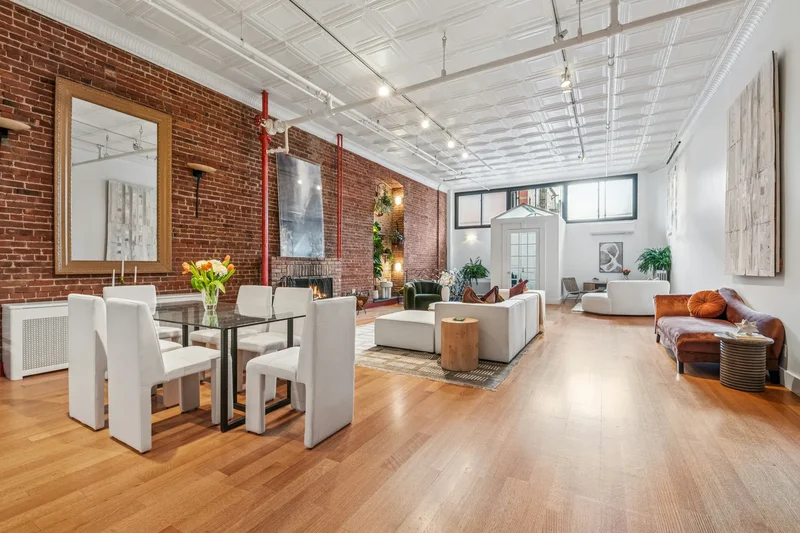 UNION STREET, New York, New York, United States. - Photo 11