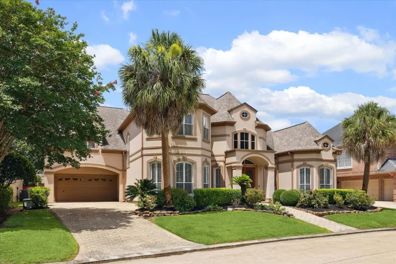 4 Bedrooms Single Family Detached