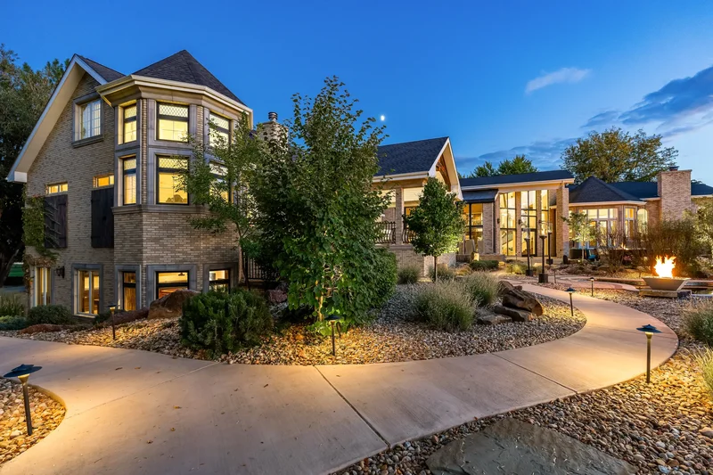 A Masterpiece Of Timeless Elegance And Modern Luxury