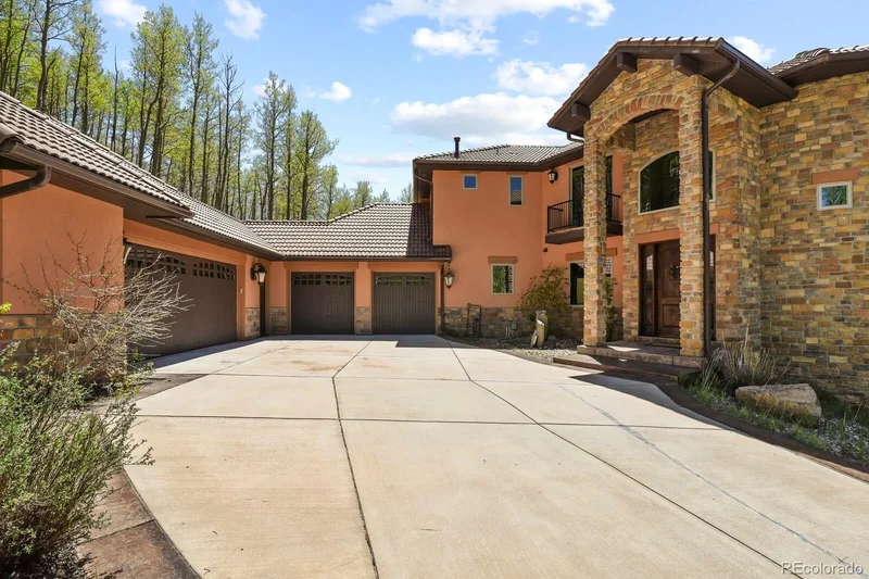 Single Family Residence in Cripple Creek