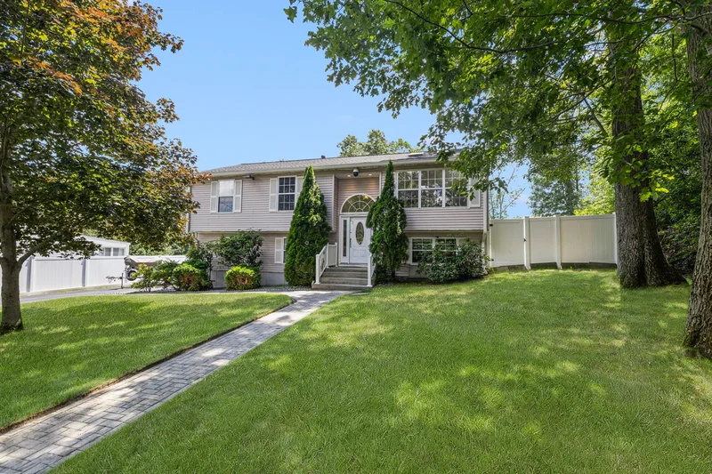 27 Tartaglia Street, Johnston, Ri, 02919