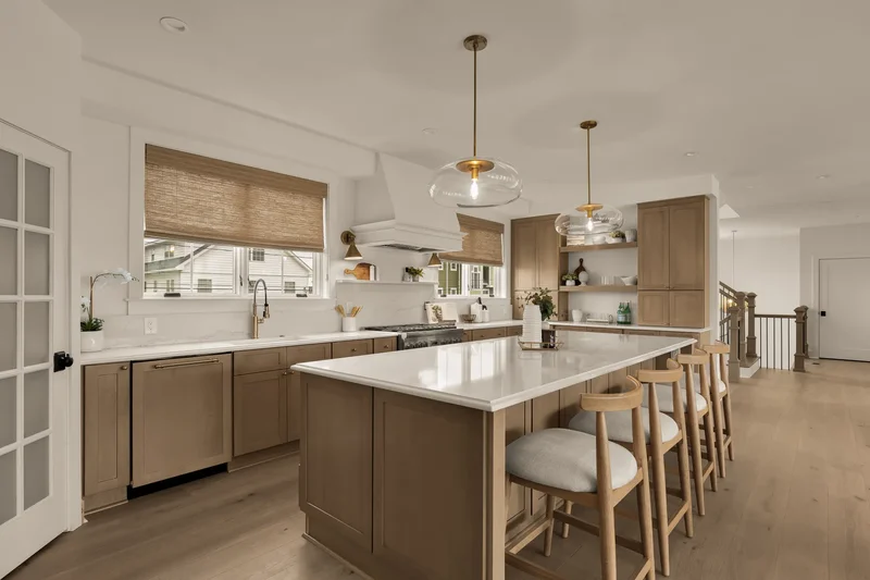 5 Bedrooms Single Family Detached