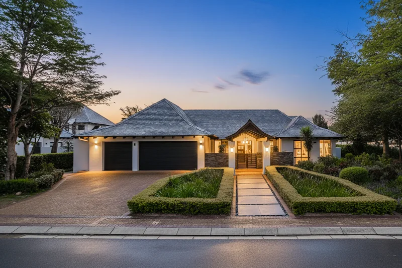 Elegant Family Home In The Heart Of Pearl Valley Golf Estate
